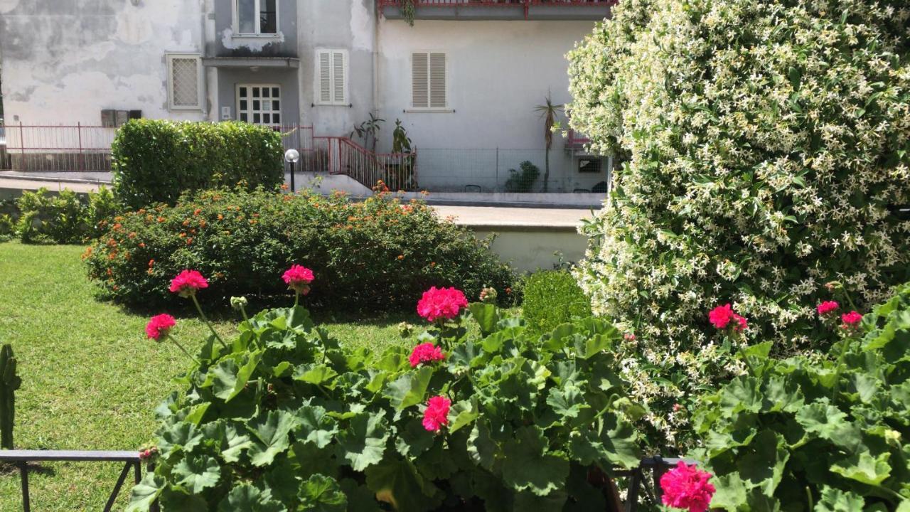 Ferienwohnung Impero 6 Scauri  Exterior foto